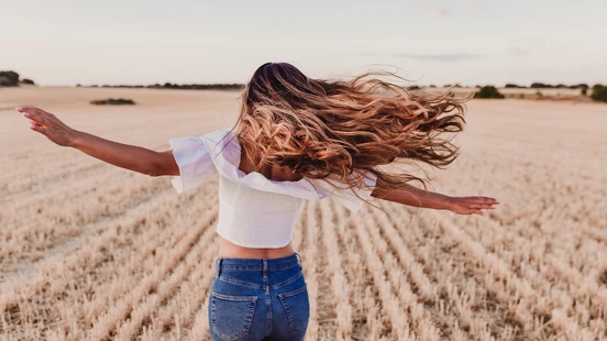 天使數字｜為何2222反覆出現？2的4倍力量，關於勇氣與精準拒絕的訊號