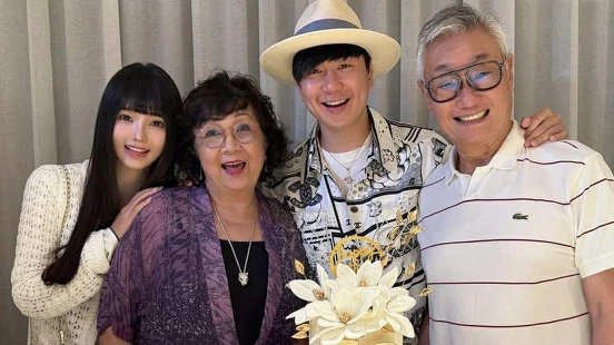 林俊傑女友是誰？相差20歲戀情，IG首度公開合照甜蜜認愛