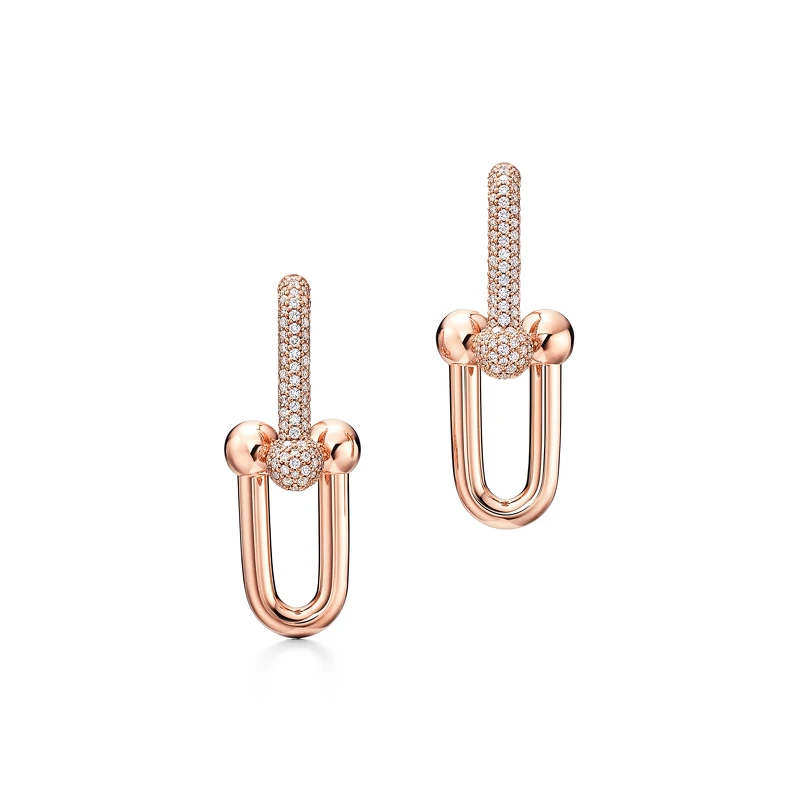 Tiffany HardWear 18K玫瑰金鏈結設計鑲鑽耳環 NT$459,000 Tiffany HardWear 18K玫瑰金鏈結設計鑲鑽耳環 NT$459,000