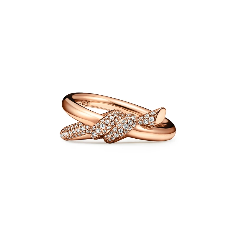 Tiffany Knot 18K玫瑰金寬版鑲鑽戒指 NT$191,000 Tiffany Knot 18K玫瑰金寬版鑲鑽戒指 NT$191,000