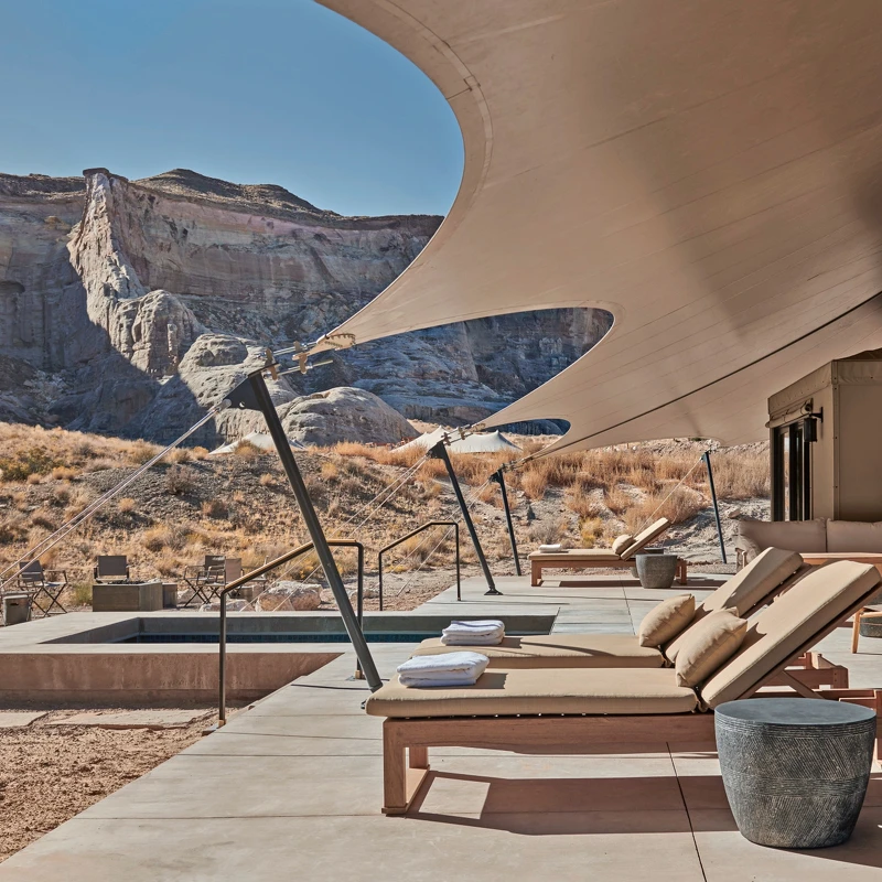 露天觀景台能一覽沙漠美景。