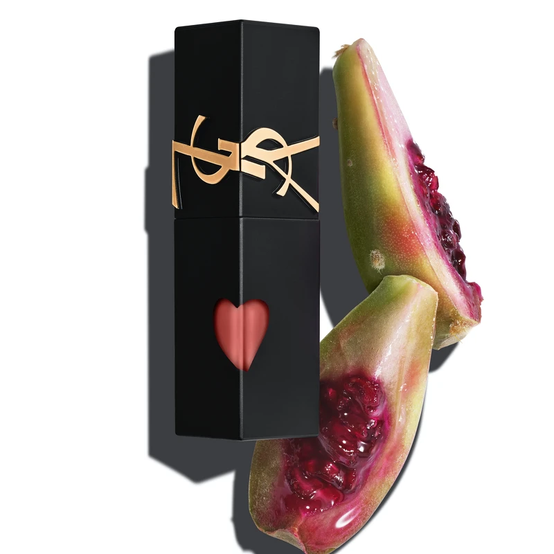 YSL奢華印記鎖吻霧唇釉擁有保濕滋潤的仙人掌果精粹成份。