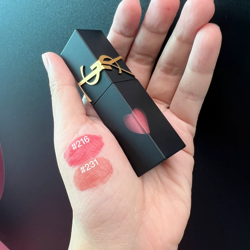 YSL奢華印記鎖吻霧唇釉#216、#231手部試色。