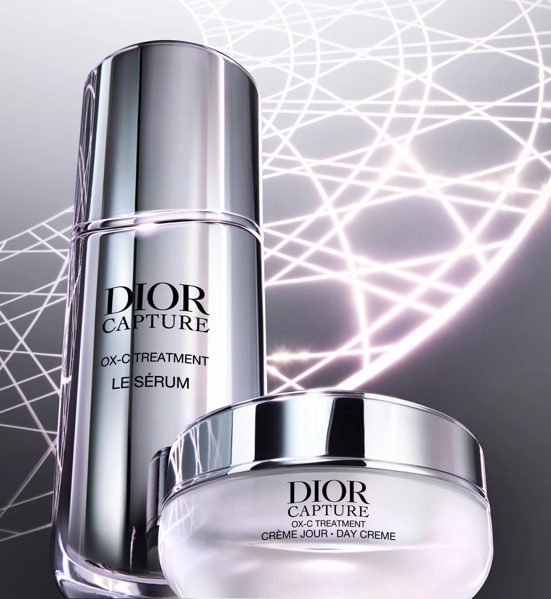 迪奧逆時活氧膠原精華與迪奧逆時活氧膠原霜情境圖。 迪奧逆時活氧膠原精華與迪奧逆時活氧膠原霜情境圖。