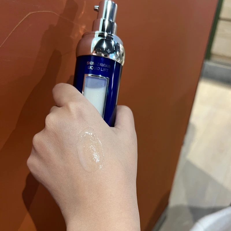 LA PRAIRIE萊珀妮魚子美顏反重力精華質地。 LA PRAIRIE萊珀妮魚子美顏反重力精華質地。