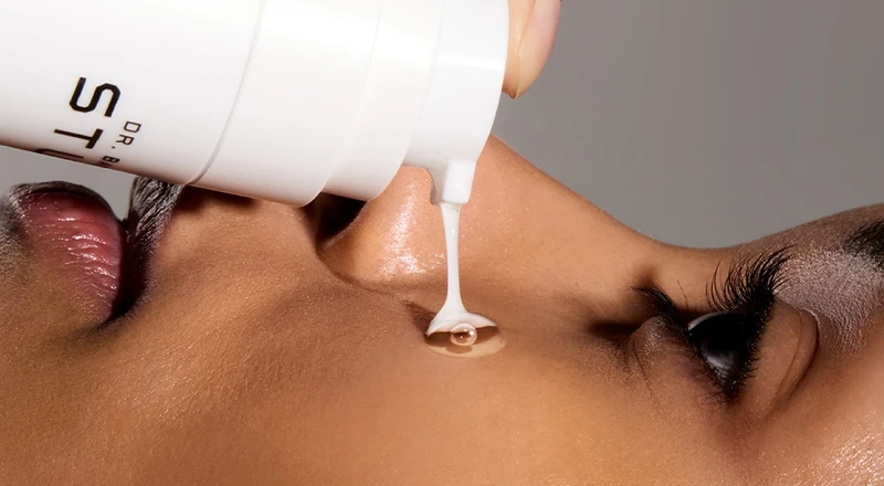 DR. BARBARA STURM極緻抗老修護雙精華50ml,NT15,000 DR. BARBARA STURM極緻抗老修護雙精華50ml,NT15,000