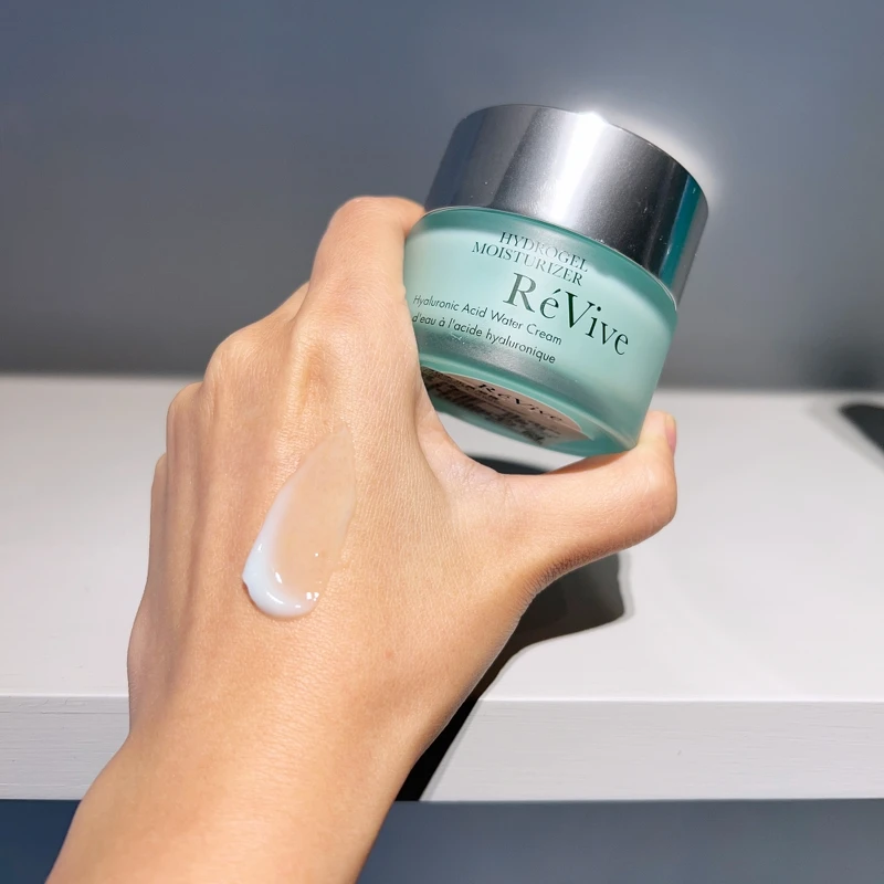 RéVive 4D水光真凝霜50ml,NT7,200 RéVive 4D水光真凝霜50ml,NT7,200