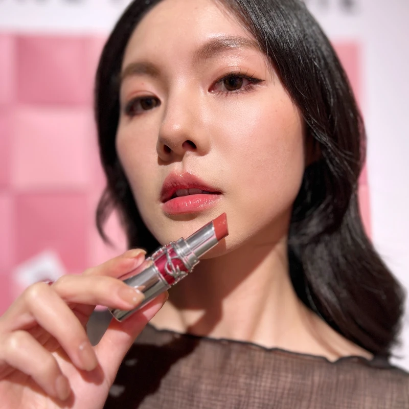 YSL情挑誘光蜜唇膏#16放閃裸粉實擦試色。