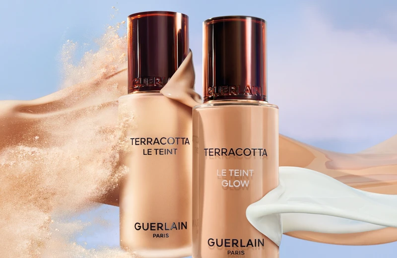 嬌蘭提洛可持妝輕粉底柔霧版與柔光版視覺圖。