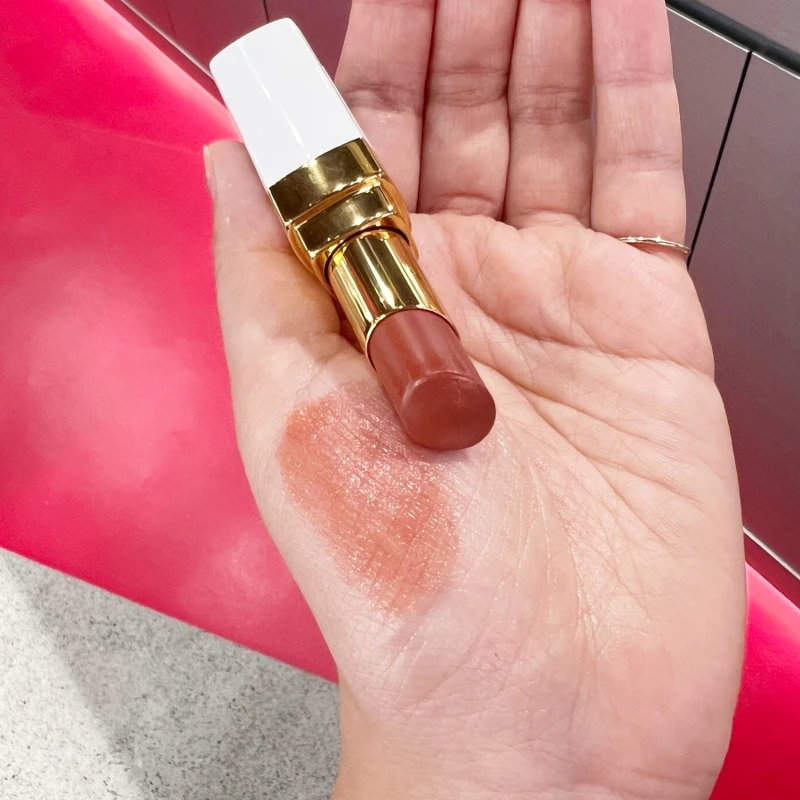 香奈兒COCO持色潤唇膏#914。) 香奈兒COCO持色潤唇膏#914。)