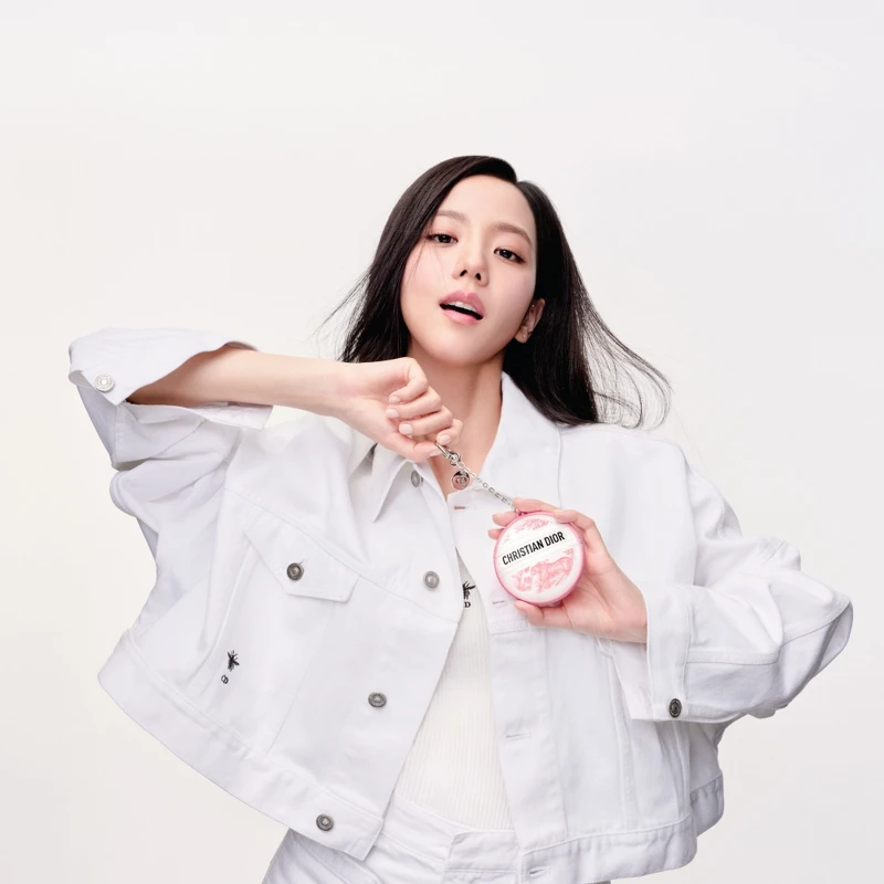 迪奧緹花全能修護霜X粉紅約依吊飾50ml,NT2,500 迪奧緹花全能修護霜X粉紅約依吊飾50ml,NT2,500