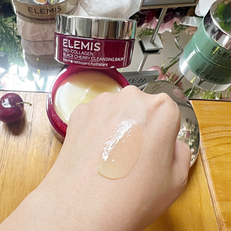 ELEMIS海洋膠原精油卸妝膏甜慾黑櫻桃質地。 ELEMIS海洋膠原精油卸妝膏甜慾黑櫻桃質地。