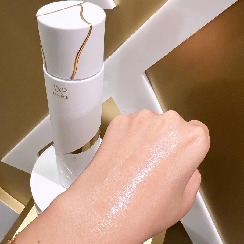 SK-II LXP凝時金緻超導精萃質地。 SK-II LXP凝時金緻超導精萃質地。