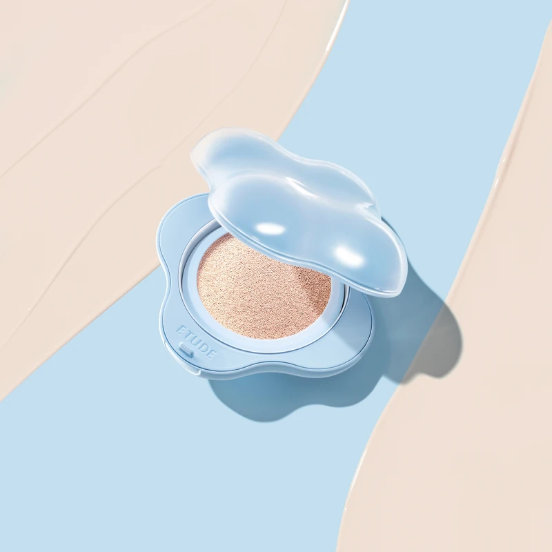 ETUDE雲朵輕盈完美氣墊粉餅情境圖。
