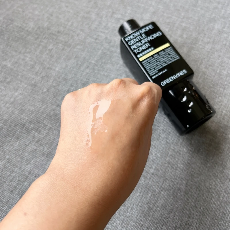 綠藤生機雙重淨透煥膚水質地示意。 綠藤生機雙重淨透煥膚水質地示意。