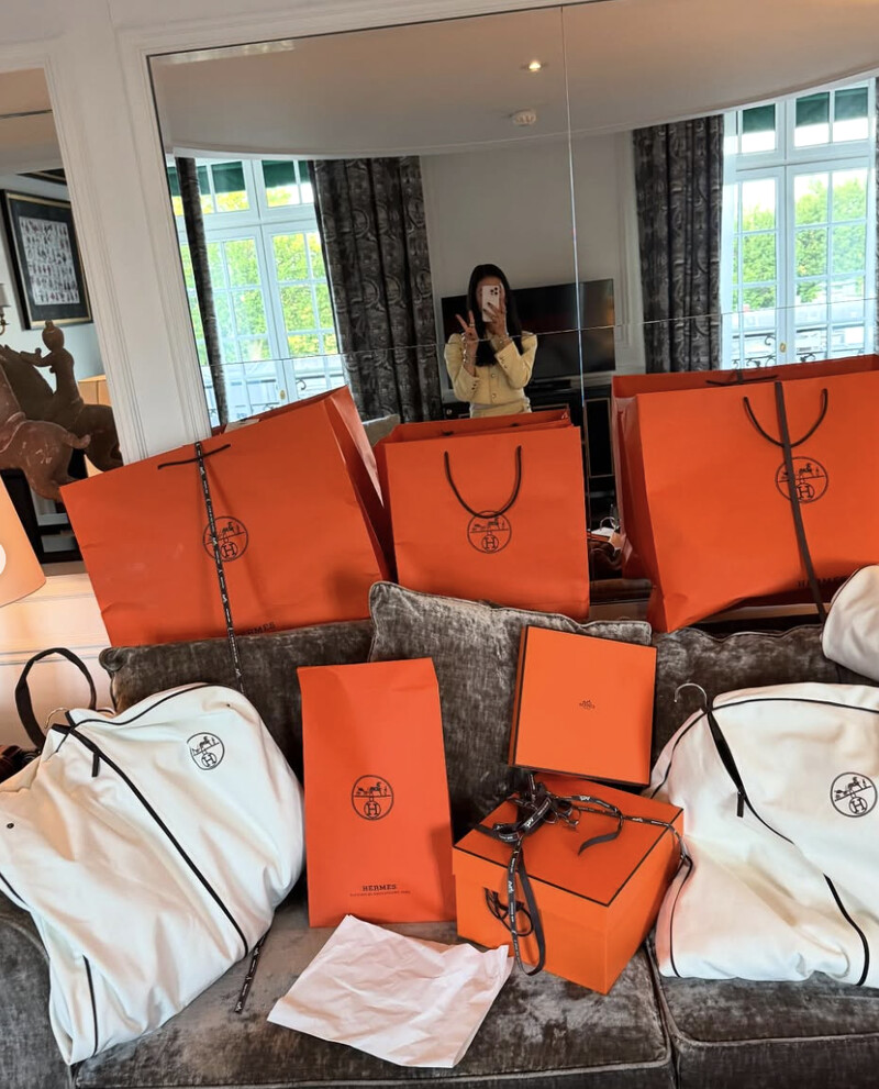 Becca Bloom擁有許多愛馬仕的包款,從他平時的分享就可以看到。 Becca Bloom擁有許多愛馬仕的包款,從他平時的分享就可以看到。