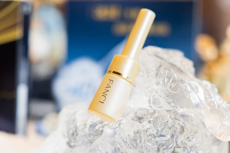 FANCL逆齡全效活顏肌底精萃。 FANCL逆齡全效活顏肌底精萃。