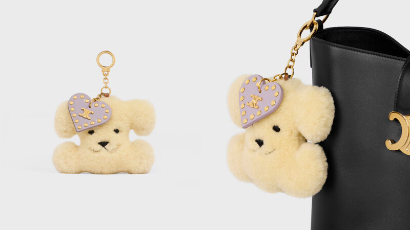 Celine Triomphe 標誌愛心造型吊飾。