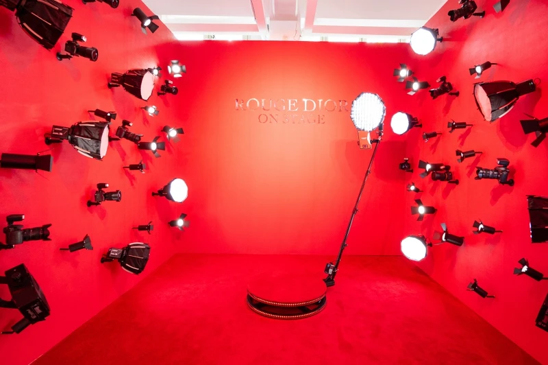 迪奧巨星派對的360度巨星攝影棚。 迪奧巨星派對的360度巨星攝影棚。