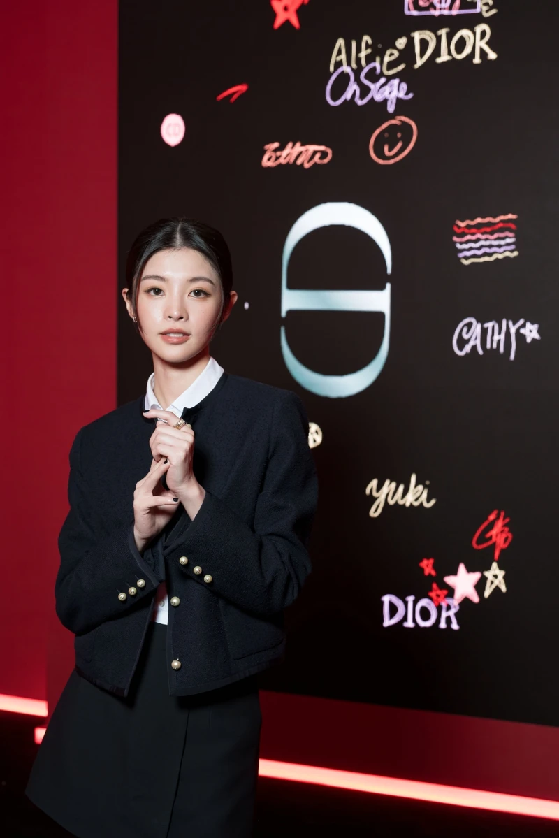 藝人詹子萱出席迪奧巨星之夜,在紅毯簽名牆前。 藝人詹子萱出席迪奧巨星之夜,在紅毯簽名牆前。