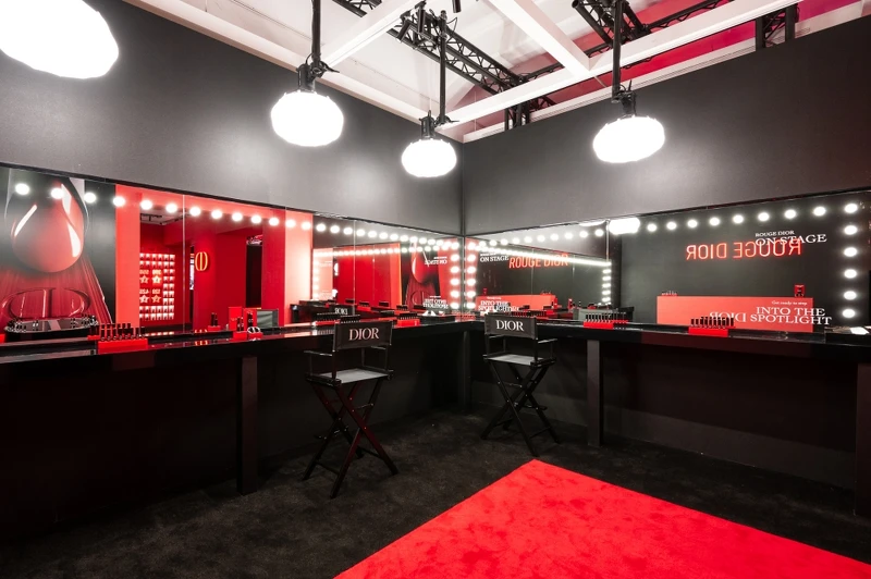 迪奧巨星派對的閃耀試妆台。 迪奧巨星派對的閃耀試妆台。