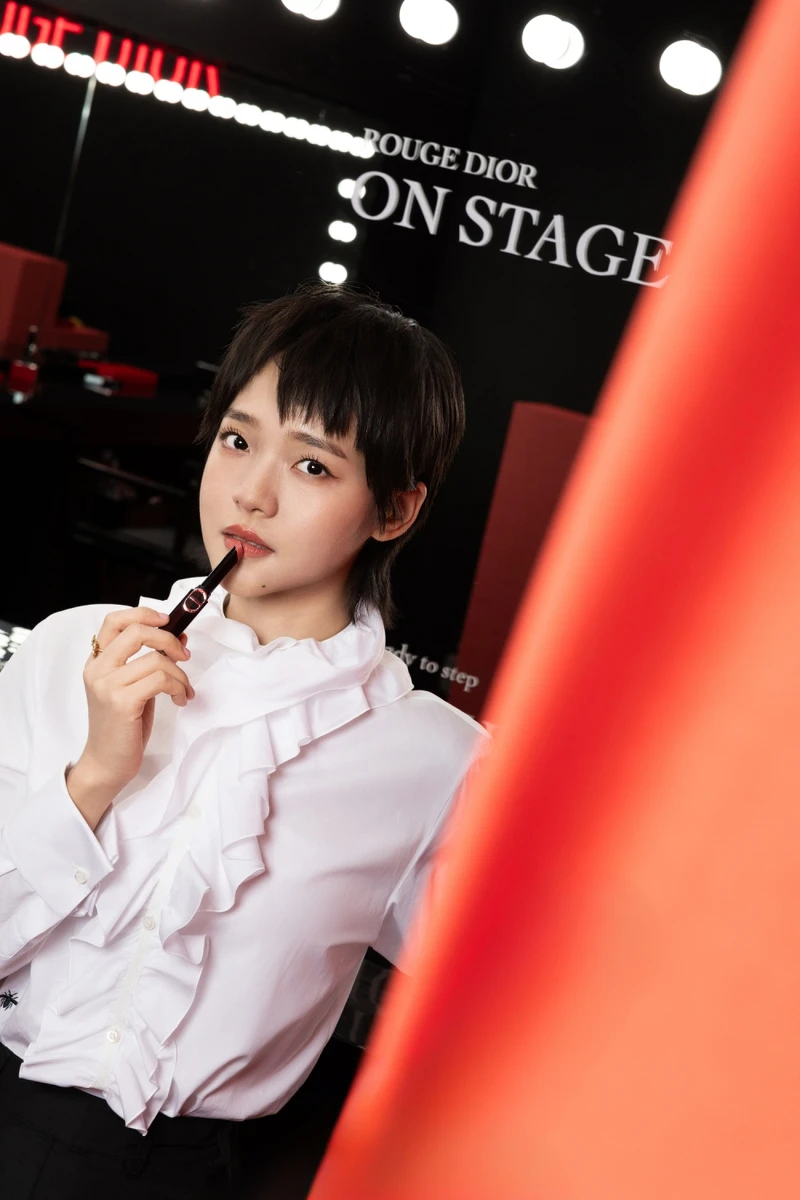 藝人林廷憶出席迪奧巨星之夜,演繹#226蜜桃裸粉。 藝人林廷憶出席迪奧巨星之夜,演繹#226蜜桃裸粉。