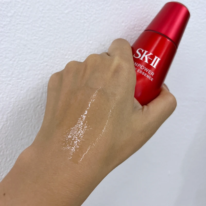 SK-II肌源賦能煥顏精華質地示意。30g,NT3,990、50g,NT6,190 SK-II肌源賦能煥顏精華質地示意。30g,NT3,990、50g,NT6,190