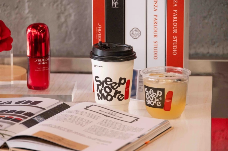Sleep No More Cafe X資生堂小紅瓶聯名特調。 Sleep No More Cafe X資生堂小紅瓶聯名特調。