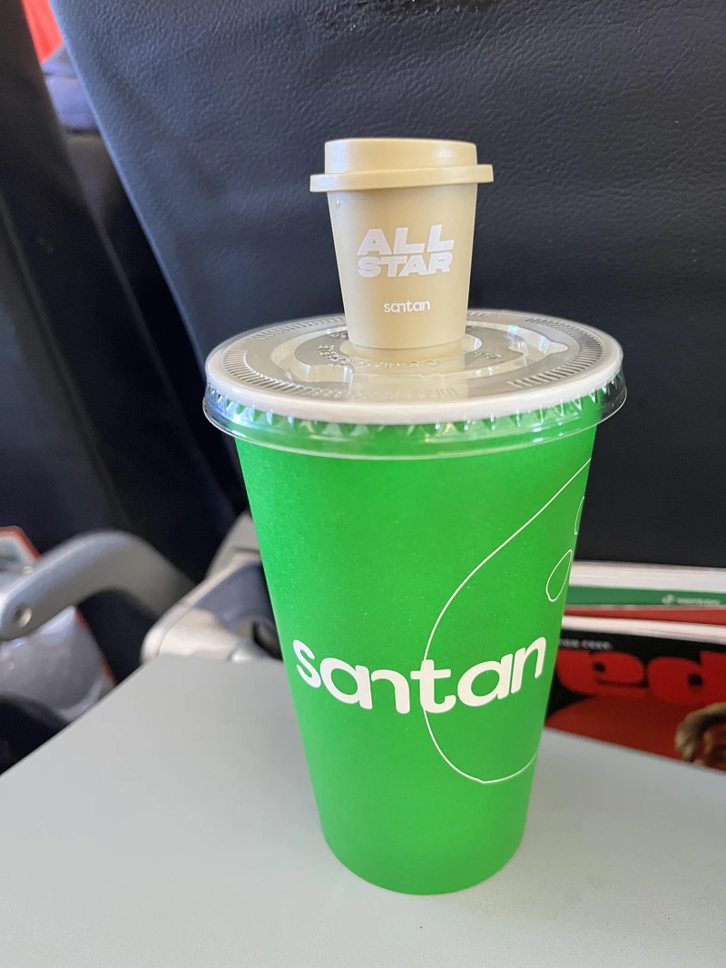機上特調椰香咖啡,口味醇厚美味。