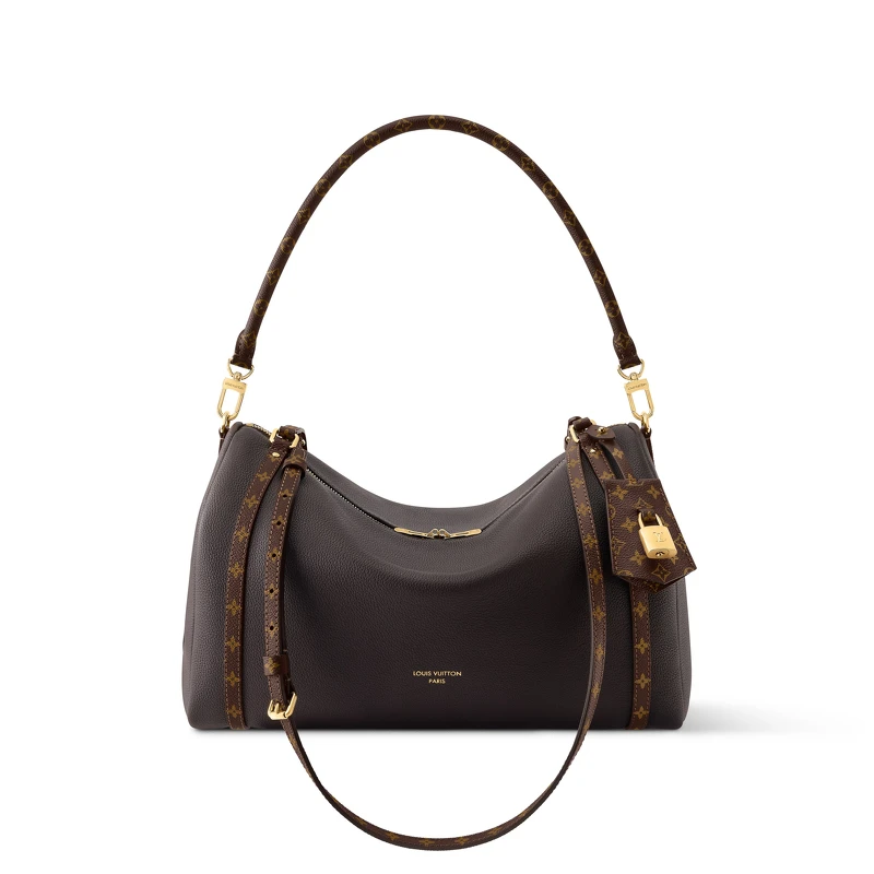 Louis Vuitton,Express MM包包小型款,NTD.151,000。
