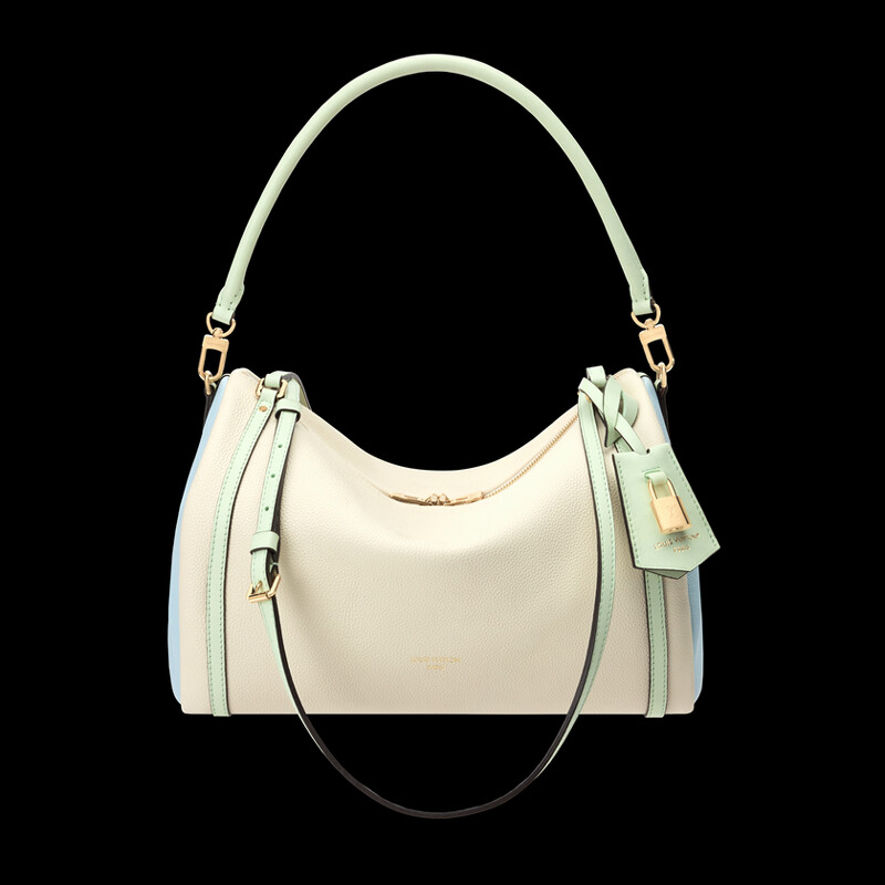 Louis Vuitton,Express PM包包象牙白色,NTD.139,000。