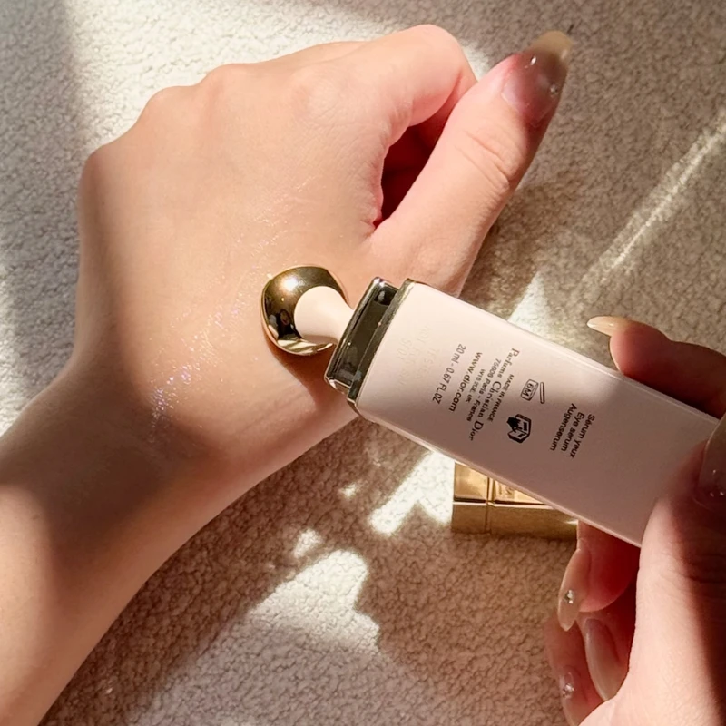 迪奧精萃再生微導眼凝萃質地示意。 迪奧精萃再生微導眼凝萃質地示意。