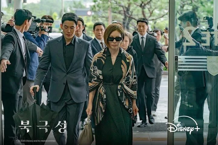 《暴風圈》由雙導演許明行與金熙元聯手打造。