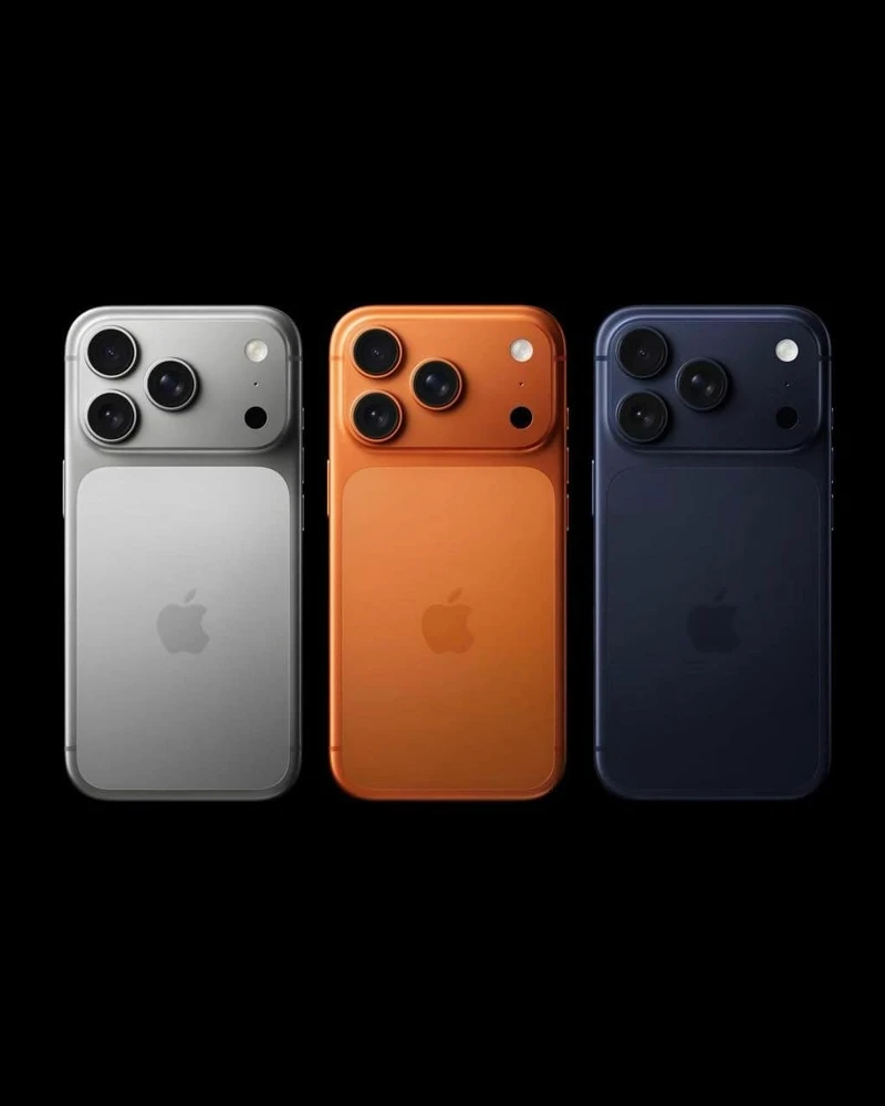 iPhone 17 Pro 全新橫向相機島設計,搭載三顆4800萬畫素鏡頭 iPhone 17 Pro 全新橫向相機島設計,搭載三顆4800萬畫素鏡頭