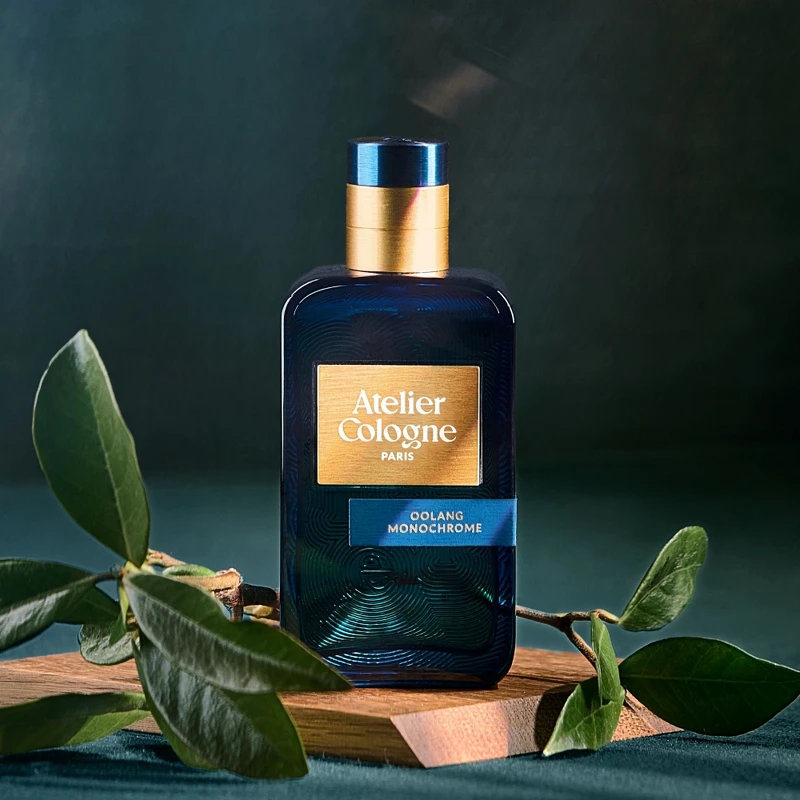 Atelier Cologne歐瓏青玉烏龍珍稀淡香精情境圖。 Atelier Cologne歐瓏青玉烏龍珍稀淡香精情境圖。