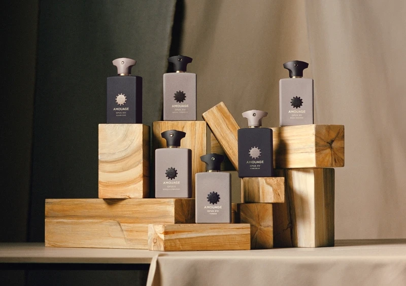 AMOUAGE詩情扉頁系列形象圖。 AMOUAGE詩情扉頁系列形象圖。