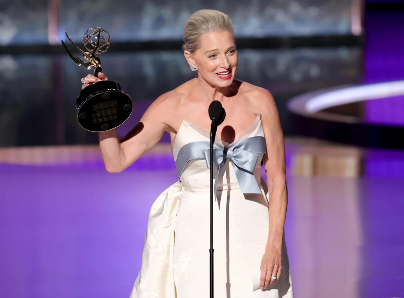 2025艾美獎得獎名單:劇情類影集最佳女配角 《匹茲堡醫魂》瑟琳拉娜莎Katherine LaNasa 2025艾美獎得獎名單:劇情類影集最佳女配角 《匹茲堡醫魂》瑟琳拉娜莎Katherine LaNasa