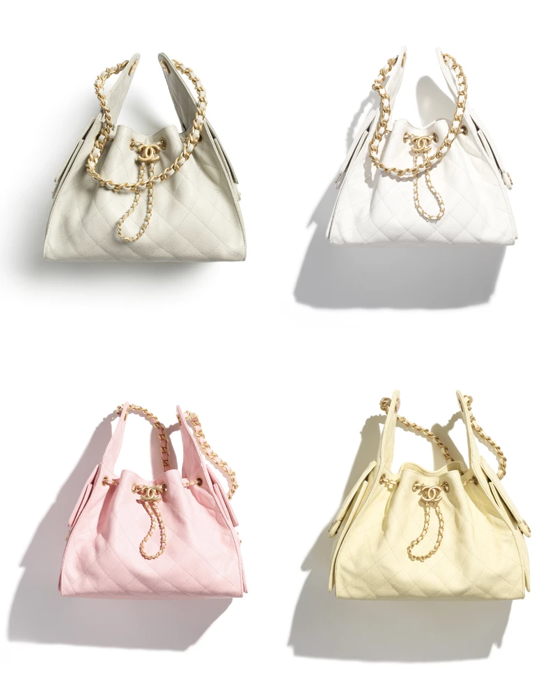 Chanel 25包款秋冬有常態色以外,也多了許多新款顏色。 Chanel 25包款秋冬有常態色以外,也多了許多新款顏色。