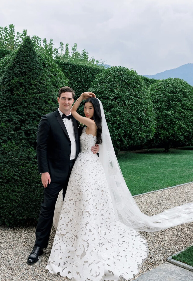 富豪千金Becca Bloom在義大利最夢幻的科莫湖舉辦婚禮。IG@beccaxbloom。 富豪千金Becca Bloom在義大利最夢幻的科莫湖舉辦婚禮。IG@beccaxbloom。