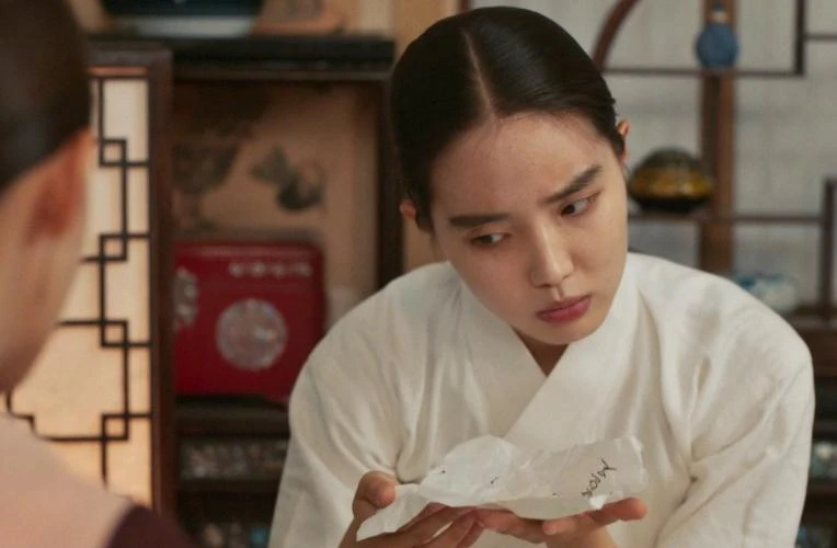 《暴君的廚師》尹瑞娥飾演的長今是潤娥的得力助手 《暴君的廚師》尹瑞娥飾演的長今是潤娥的得力助手