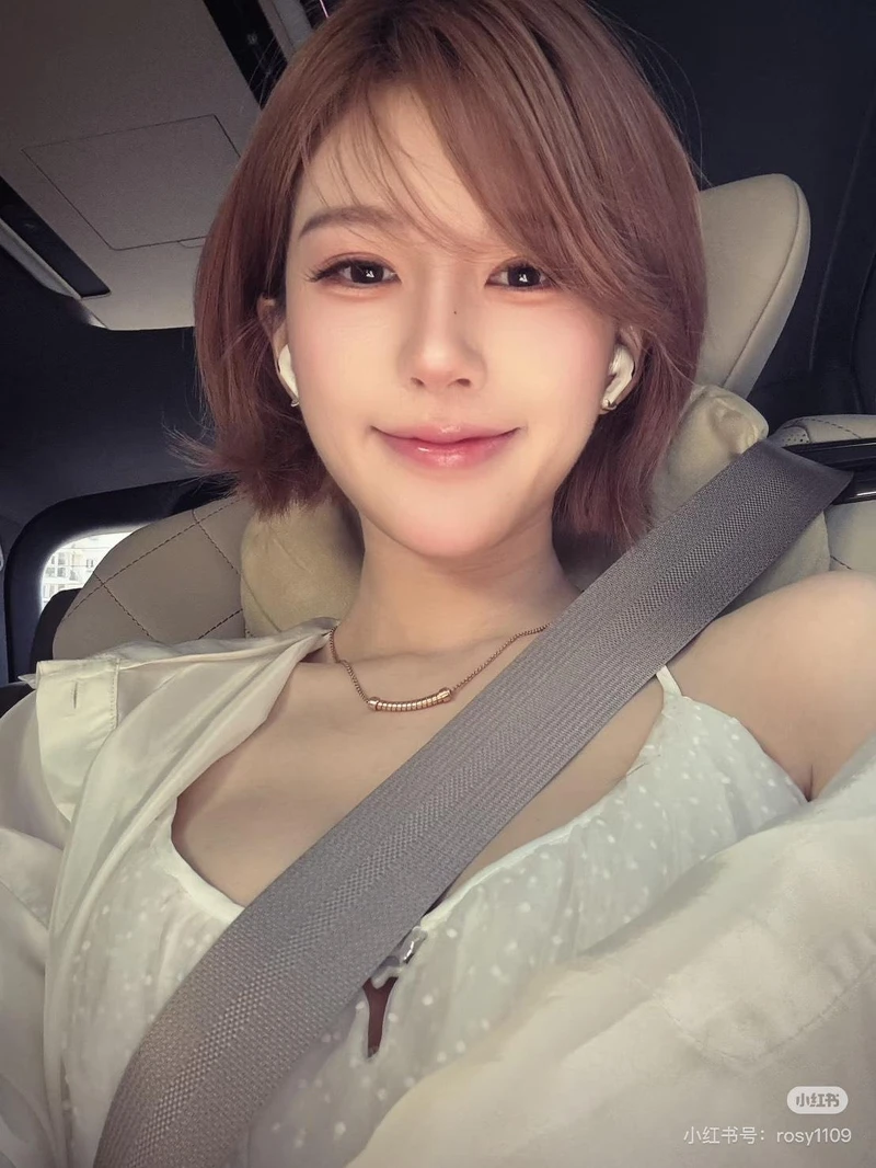 趙露思被經紀公司壓榨到身心出狀況。 趙露思被經紀公司壓榨到身心出狀況。