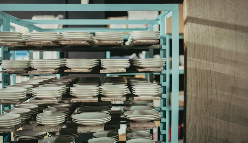 「鶯歌」是台灣陶瓷重鎮。 「鶯歌」是台灣陶瓷重鎮。