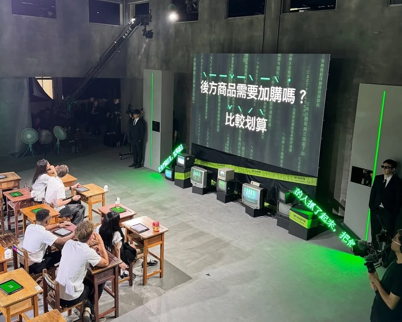 《中文怪物》有超越傳統電視台的「自由」「情感」「靈活」「即時」。 《中文怪物》有超越傳統電視台的「自由」「情感」「靈活」「即時」。