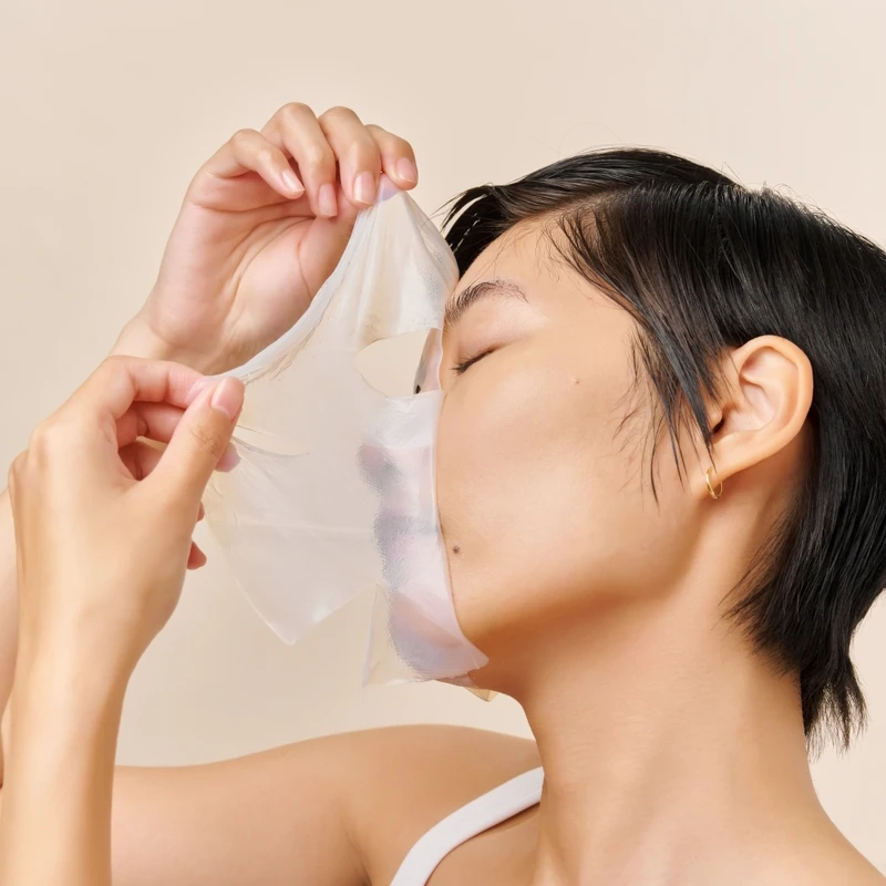 Bri. Skin Essentials B.01修護保濕生物纖維面膜質地圖。