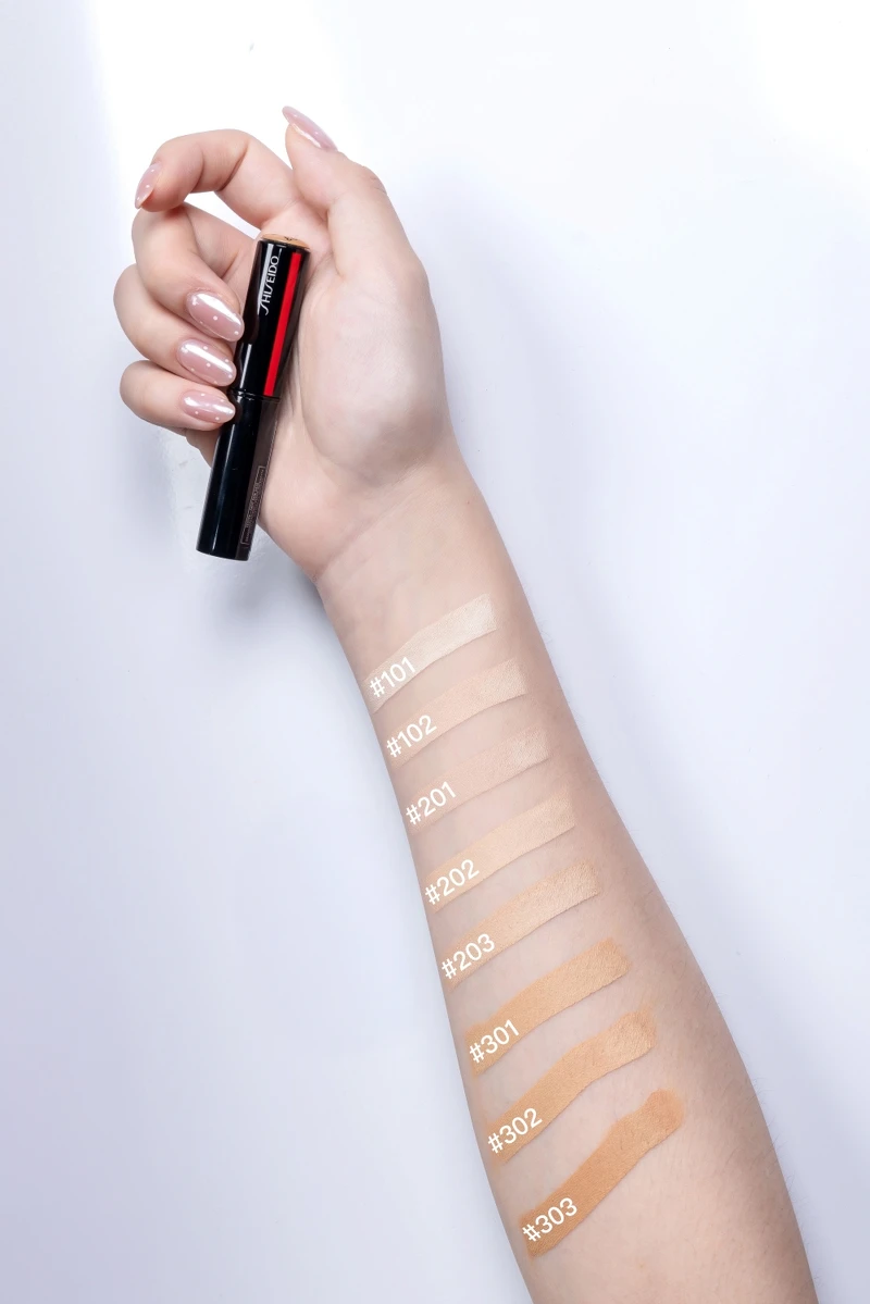 資生堂超進化光感輕潤遮瑕棒8色手部試色。 資生堂超進化光感輕潤遮瑕棒8色手部試色。