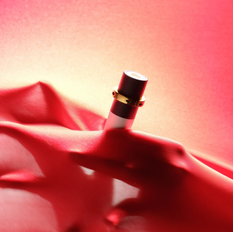 AHRES新生訂製護唇膏情境圖。