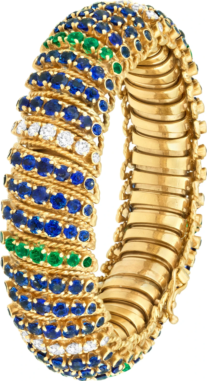 (本次來台作品) 手鐲,約1965年_黃K金、祖母綠、藍寶石、鑽石 (本次來台作品) 手鐲,約1965年_黃K金、祖母綠、藍寶石、鑽石