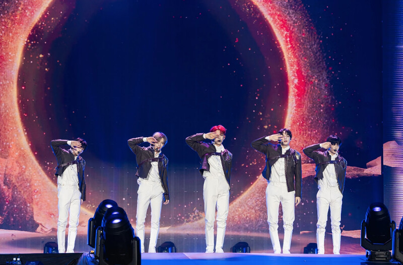 TOMORROW X TOGETHER TOMORROW X TOGETHER