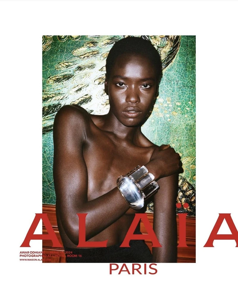 Awar Odhiang也是Alaïa形象廣告的常客。 Awar Odhiang也是Alaïa形象廣告的常客。