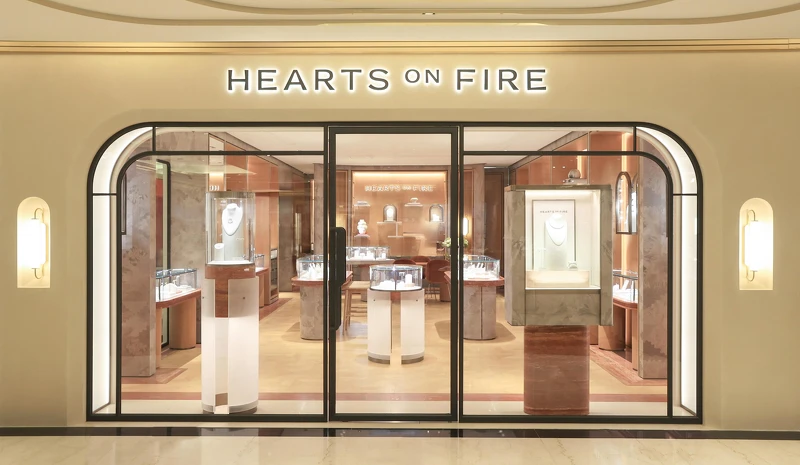 Hearts On Fire 微風信義精品店以「品味寓所」概念重塑整修揭幕，為品牌形象帶來明亮摩登的嶄新氣息